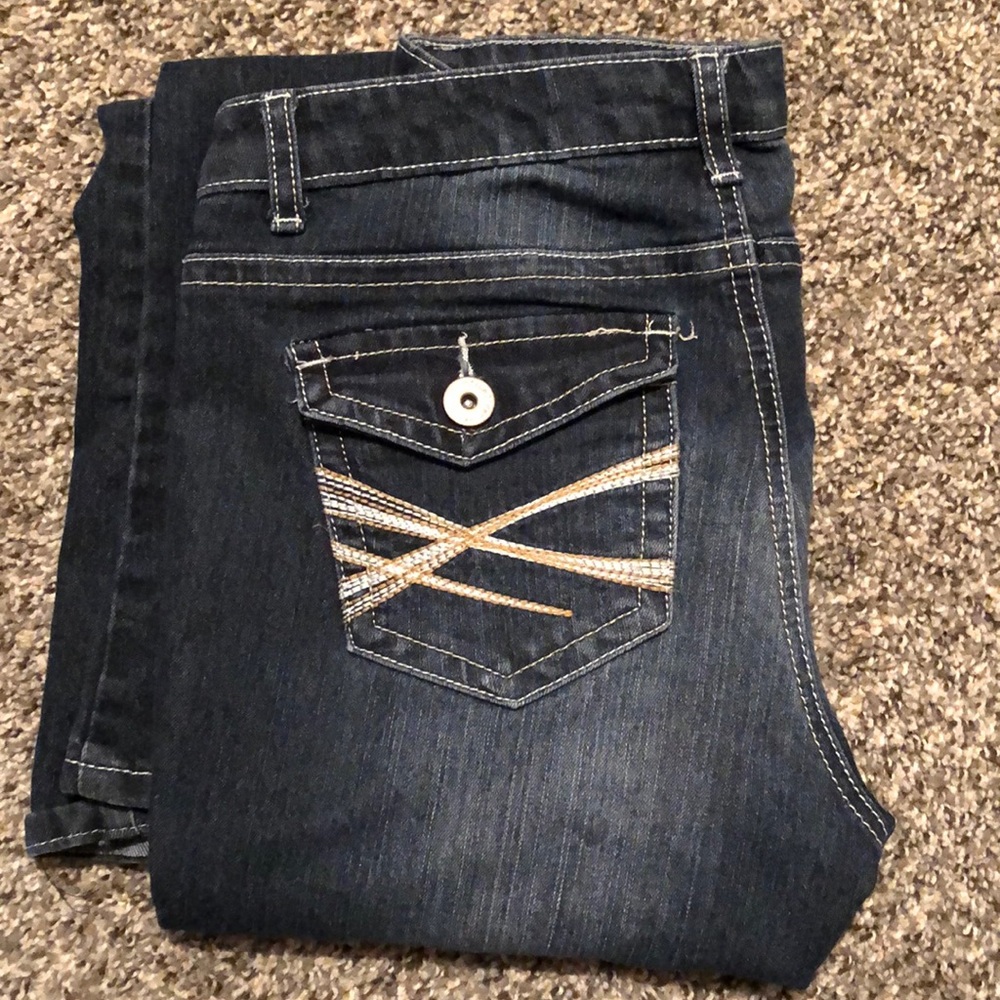 Rue21 mid-Rise Bootcut Jeans 7/8